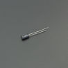 Capacitor Electrolítico De Aluminio 22uF 25V 4x7 mm Genérico - 1
