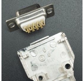 CUBIERTA METÁLICA PARA CONECTOR DB9 Genérico - 1