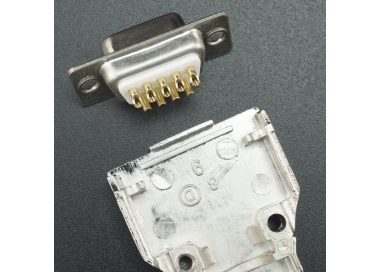 CUBIERTA METÁLICA PARA CONECTOR DB9 Genérico - 1