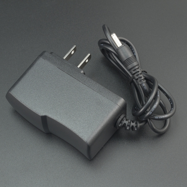 ADAPTADOR DE VOLTAJE 5V 2A CONECTOR JACK 3.3X1.35 MM Genérico - 3