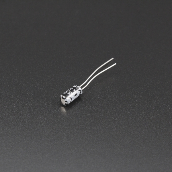 Capacitor Electrolítico De Aluminio 0.47uF 50V 4x8 mm Genérico - 1