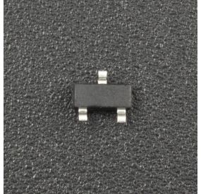 Transistor NPN 2SC1815 HF SMD SOT-23 Genérico - 1