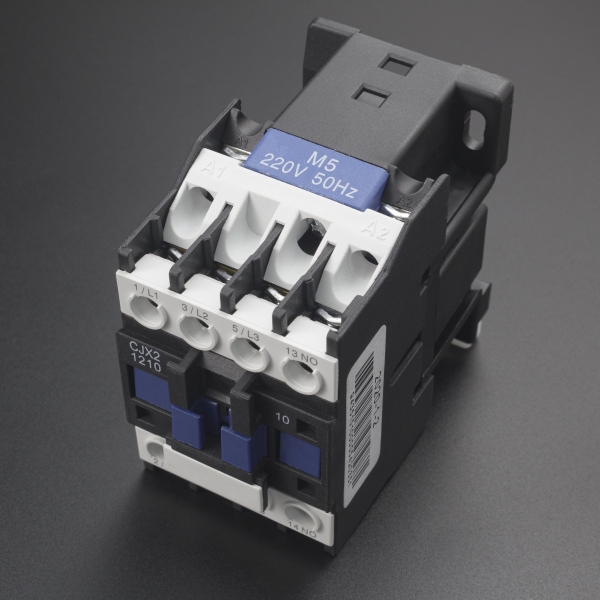 Contactor CJX2-1210 220VAC 20A Genérico - 1