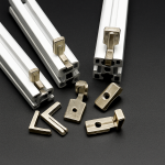 Soporte en L de Zinc para Perfil de Aluminio Serie 30 con Agujero M6 y Tornillos Incluidos