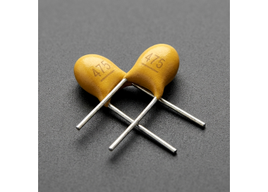 Capacitor Cerámico 4.7uF 50V con Distancia entre Patas 5.08mm - Paquete de 1000 Unidades