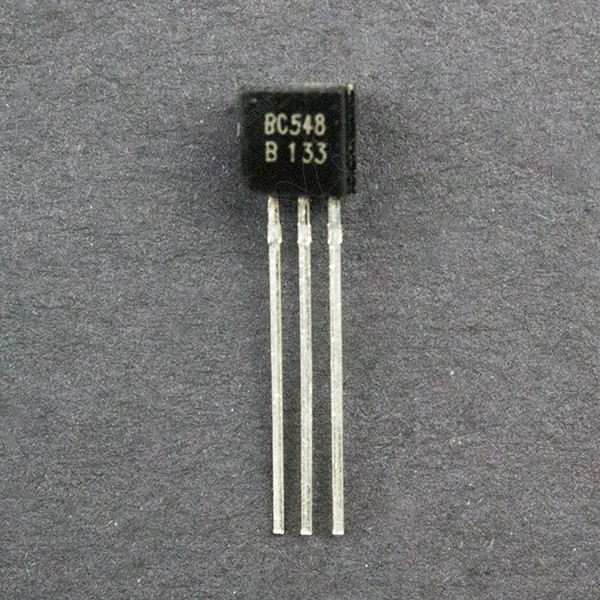 Transistor NPN BC548 Genérico - 1