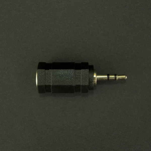 Adaptador Jack 3.5mm a Plug De 2.5mm Estéreo  Genérico - 3